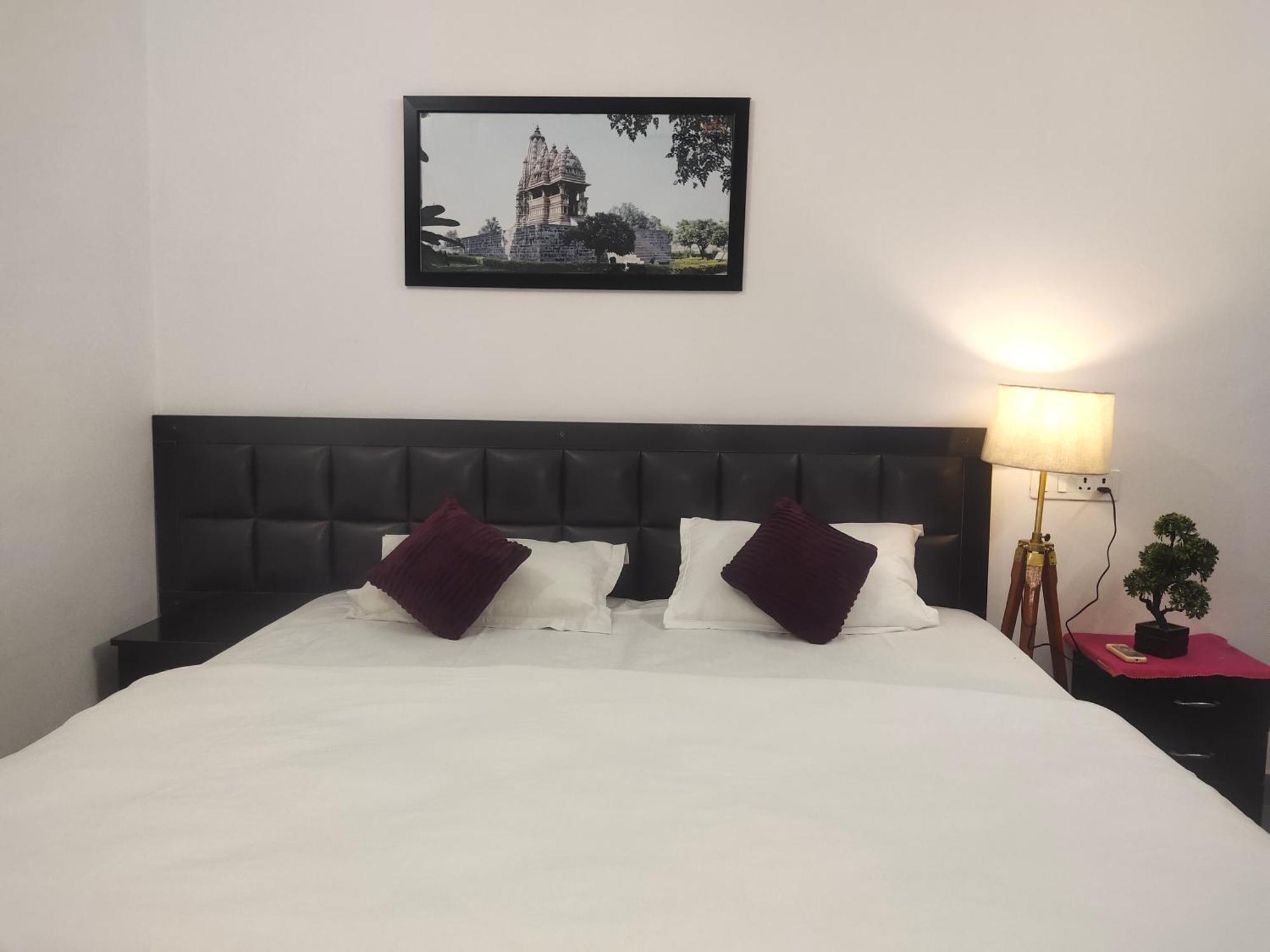 Khajuraho Glory Homestay Exterior foto