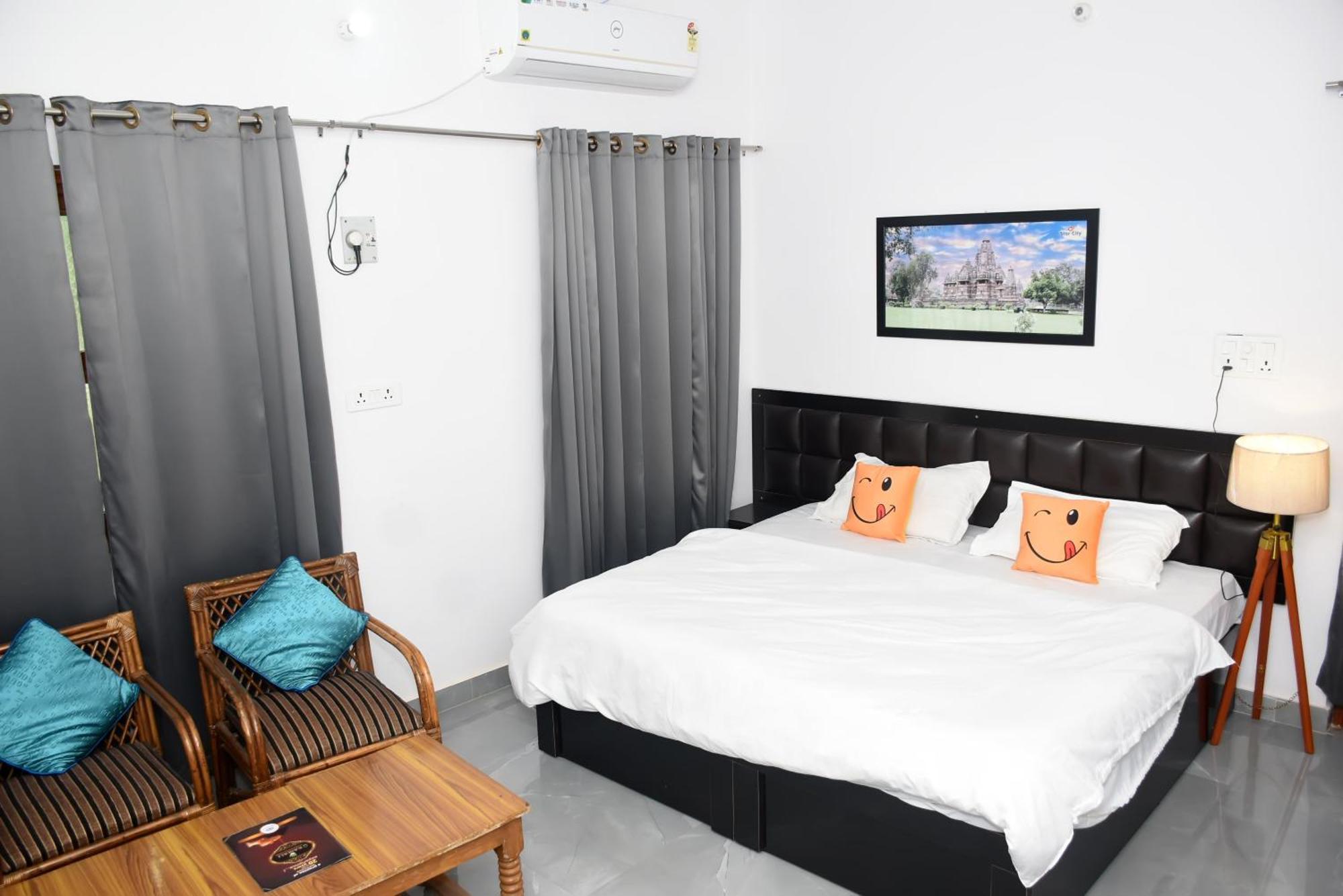 Khajuraho Glory Homestay Exterior foto