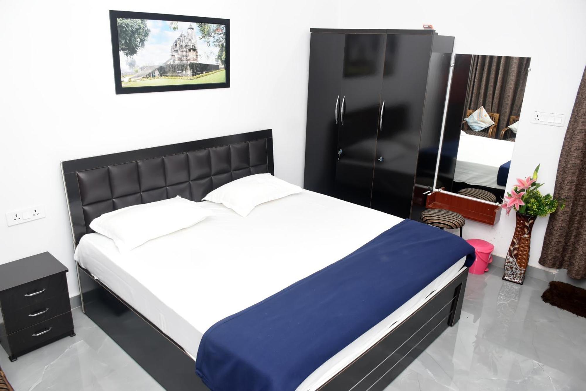 Khajuraho Glory Homestay Exterior foto