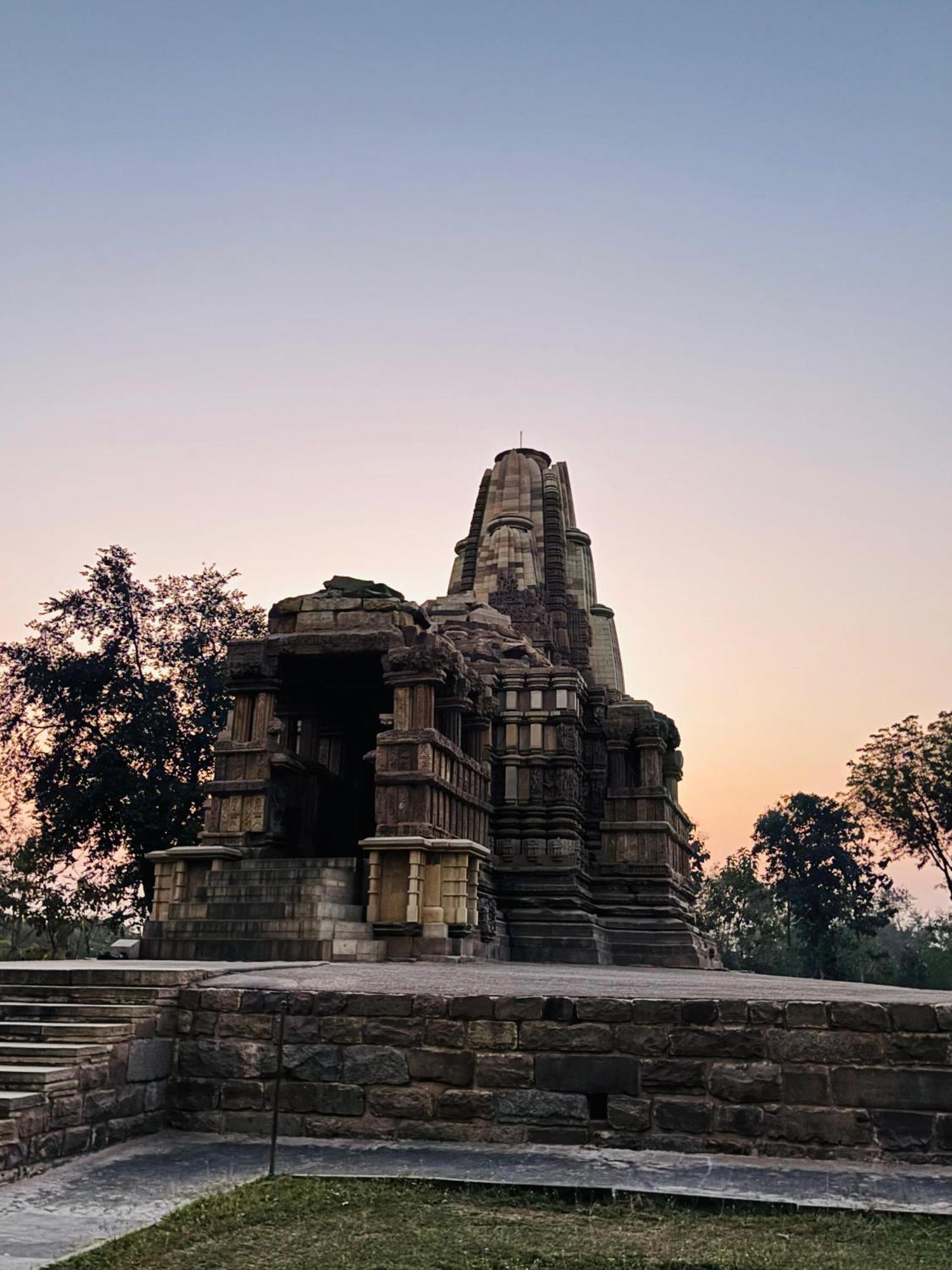 Khajuraho Glory Homestay Exterior foto